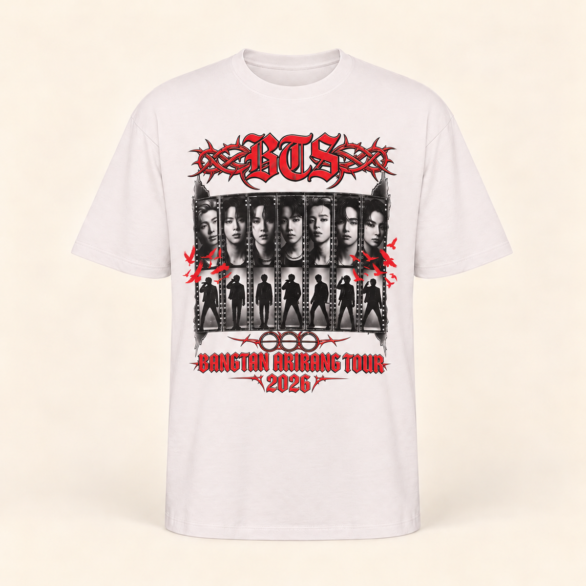 Polera oversize BTS Arirang Tour Blanco vintage, prenda sola sobre fondo crema