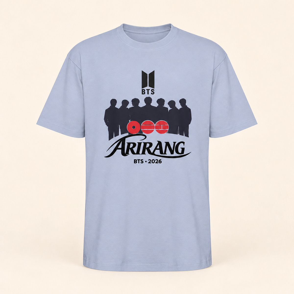 Polera oversize BTS Arirang prenda sola sobre fondo crema