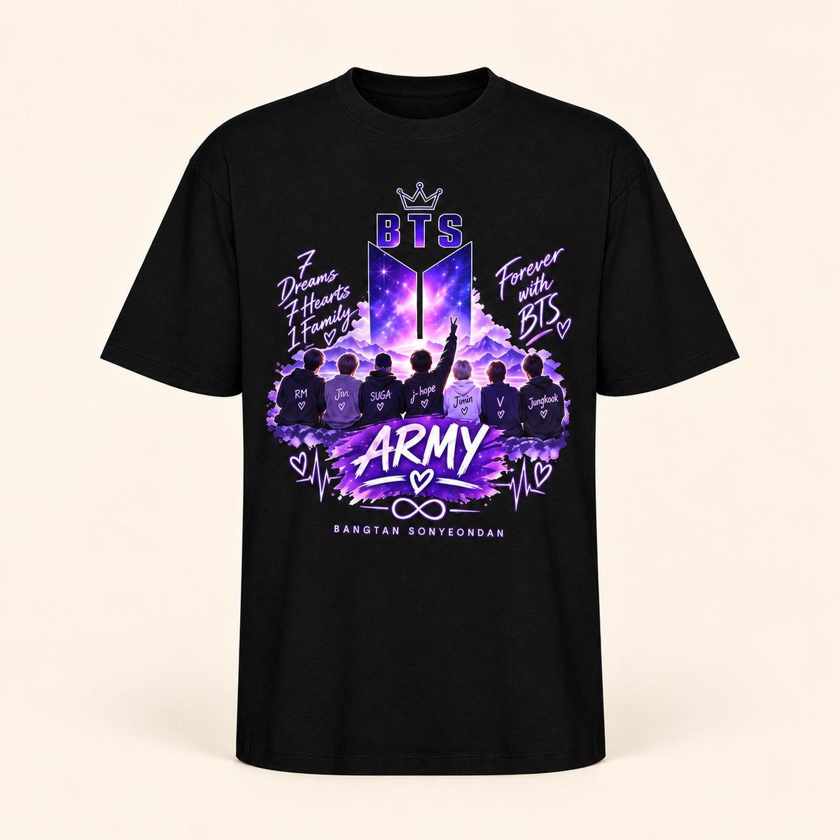 Polera oversize BTS ARMY prenda sola sobre fondo crema