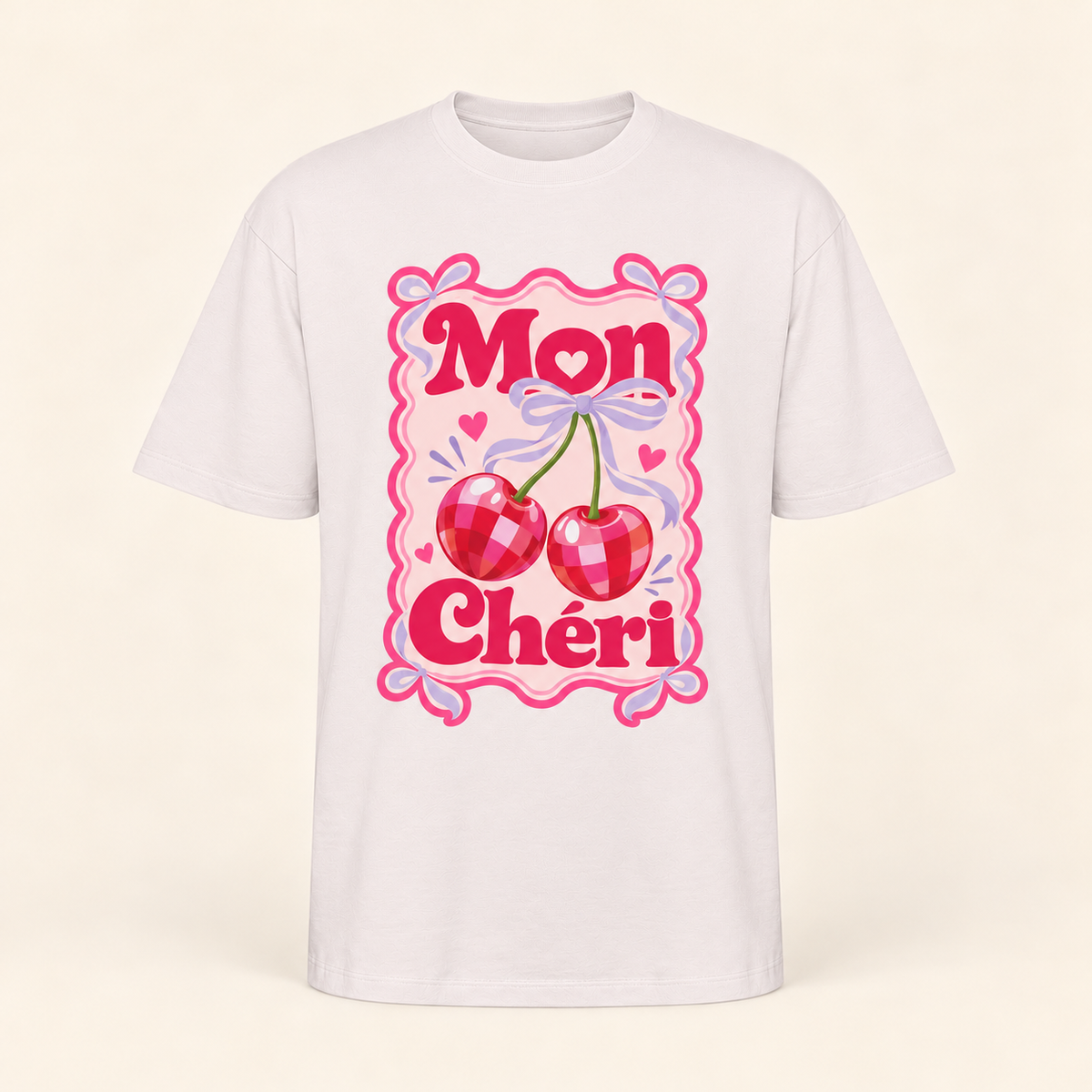 Polera oversize Mon Chéri, prenda sola sobre fondo crema
